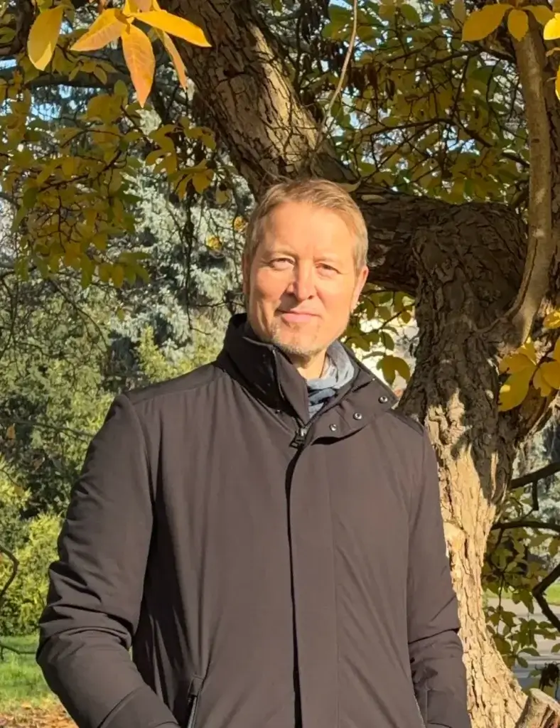 Portrait von Uwe Kerscher, Entwickler der K3-Veredelungs-Methode für digitale Souveränität im Unterricht.